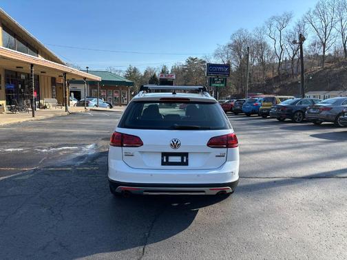 2017 Volkswagen Golf Alltrack TSI SE
