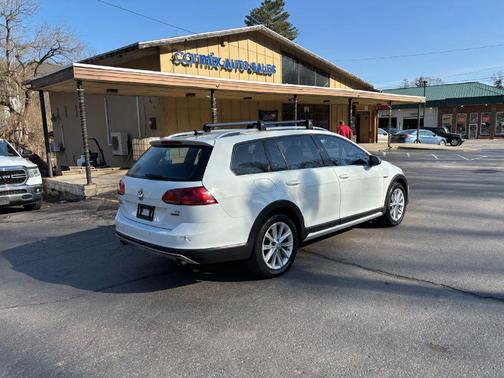 2017 Volkswagen Golf Alltrack TSI SE