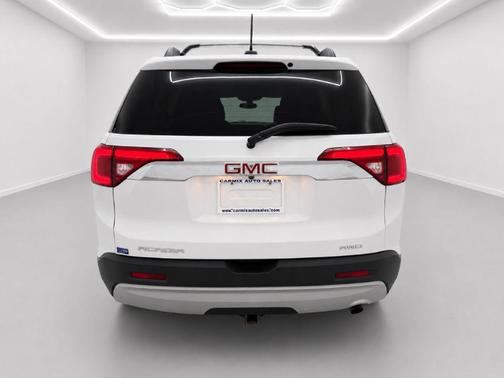 White 2019 GMC Acadia SLE-2