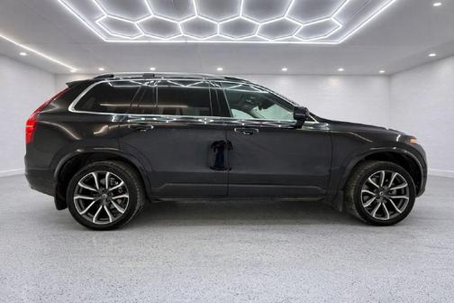 2018 Volvo XC90 T5 Momentum