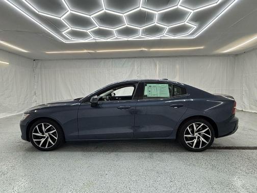 2019 Volvo S60 T6 Momentum
