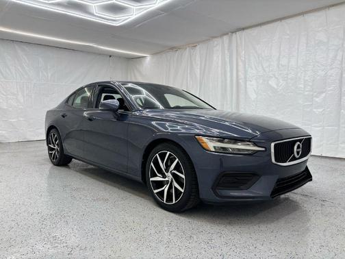 2019 Volvo S60 T6 Momentum