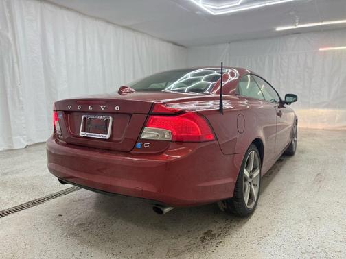 2012 Volvo C70 T5