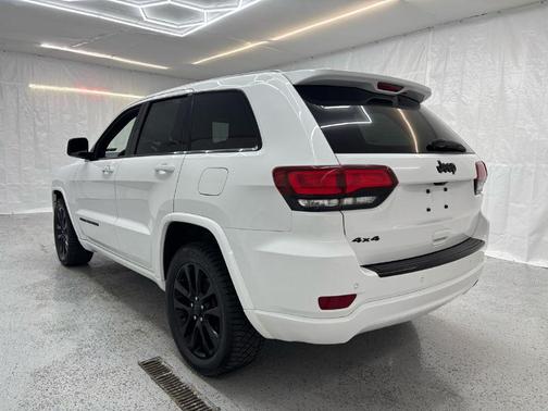 2017 Jeep Grand Cherokee Laredo