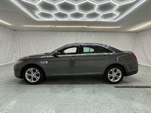 2018 Ford Taurus SEL