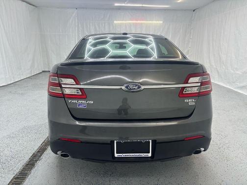 2018 Ford Taurus SEL