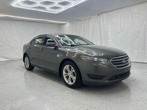 2018 Ford Taurus SEL