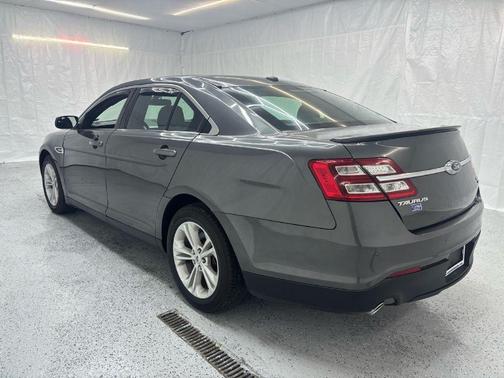 2018 Ford Taurus SEL