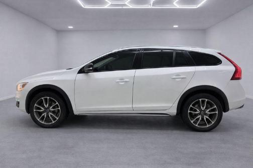 2017 Volvo V60 Cross Country T5
