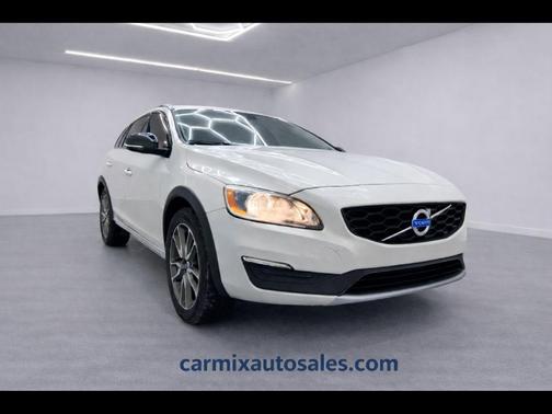 2017 Volvo V60 Cross Country T5
