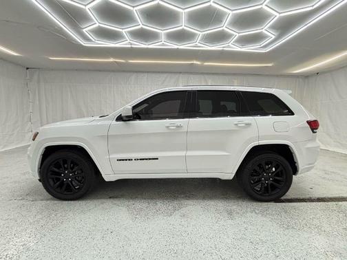 2020 Jeep Grand Cherokee Laredo