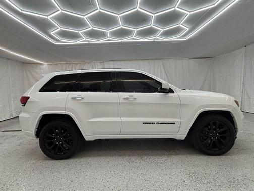 2020 Jeep Grand Cherokee Laredo