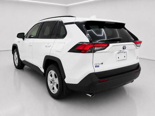 White 2019 Toyota RAV4 Hybrid XLE