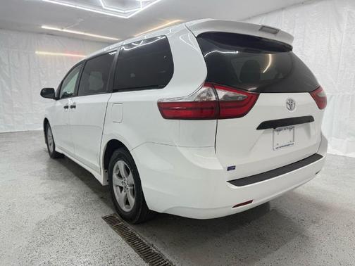 2020 Toyota Sienna L