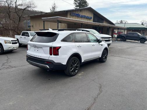 2022 Kia Sorento SX