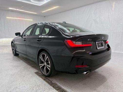 2023 BMW 330 i xDrive