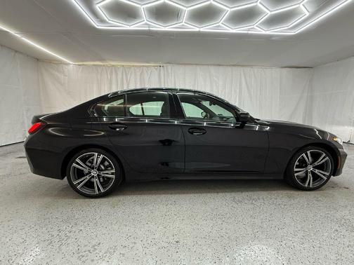 2023 BMW 330 i xDrive