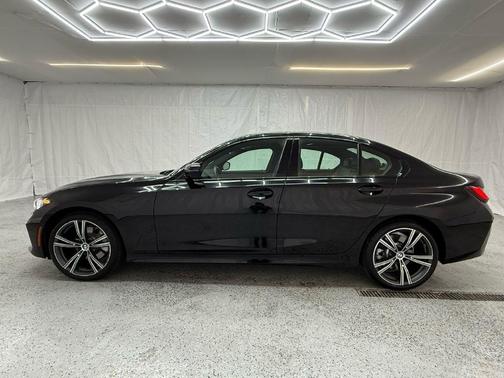 2023 BMW 330 i xDrive