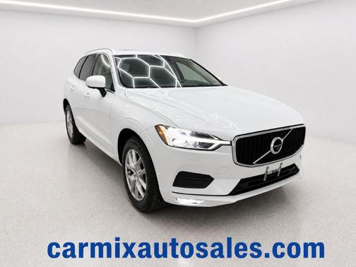 White 2021 Volvo XC60 T5 Momentum