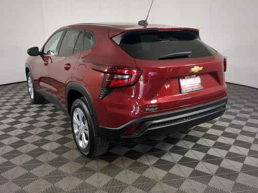 2025 Chevrolet Trax LS