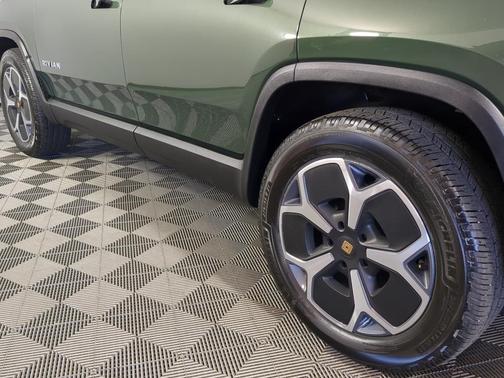 2023 Rivian R1S Adventure