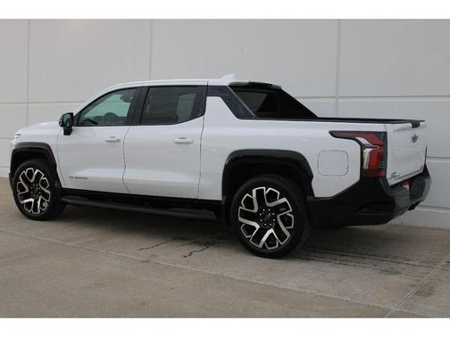 2025 Chevrolet Silverado EV RST