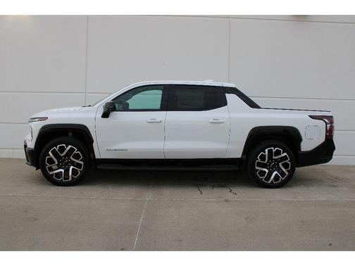 2025 Chevrolet Silverado EV RST