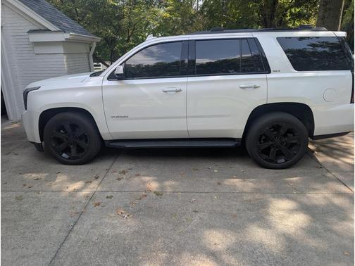 White Frost Tri-Coat 2020 GMC Yukon SLT