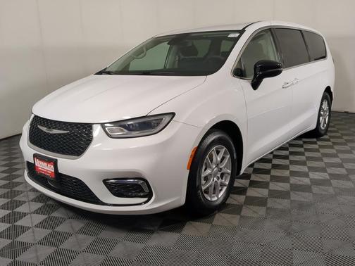 2024 Chrysler Pacifica Touring-L