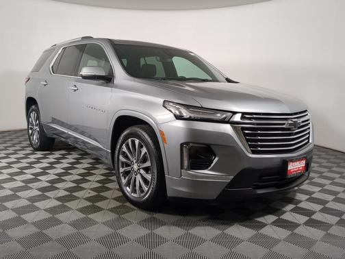 Sterling Gray Metallic 2023 Chevrolet Traverse Premier