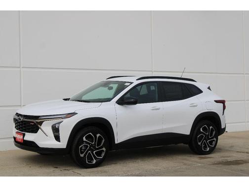 Summit White 2026 Chevrolet Trax 2RS