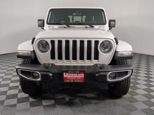 Bright White Clearcoat 2021 Jeep Gladiator Overland