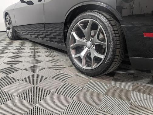 2015 Dodge Challenger SXT Plus