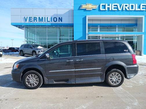 2015 Chrysler Town & Country Limited Platinum