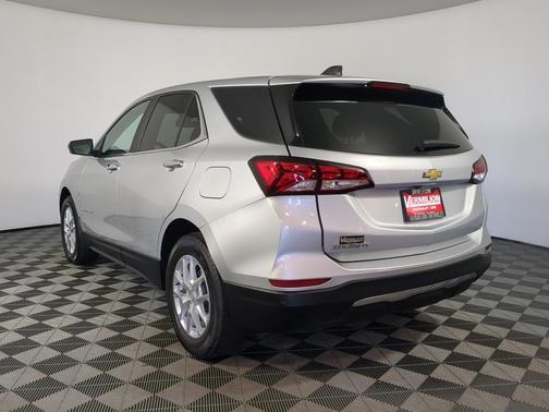 Silver Ice Metallic 2022 Chevrolet Equinox 2LT