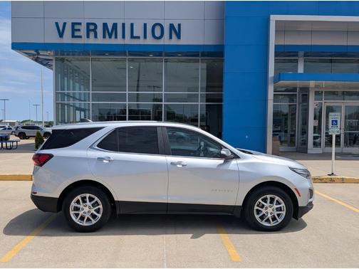 Silver Ice Metallic 2022 Chevrolet Equinox 2LT