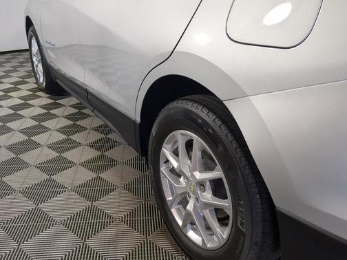 Silver Ice Metallic 2022 Chevrolet Equinox 2LT