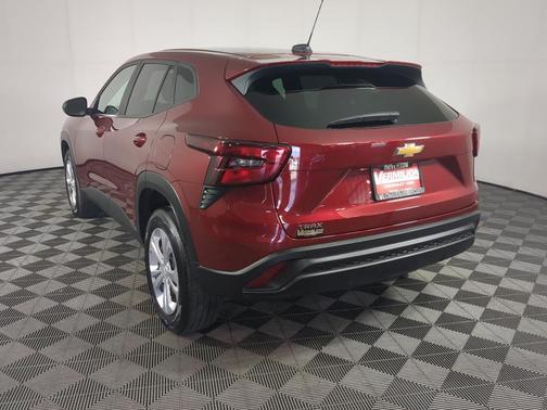 2025 Chevrolet Trax LS