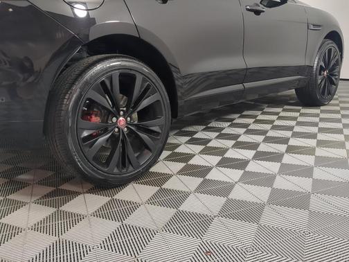 2018 Jaguar F-PACE S