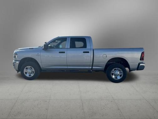 2026 RAM 2500 Tradesman Crew Cab 4x4 6'4' Box