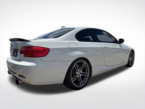 2011 BMW 335 is