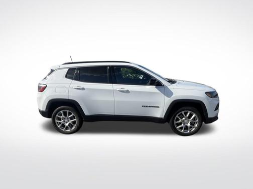 2023 Jeep Compass Latitude Lux
