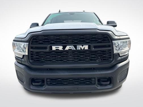 2020 RAM 2500 Tradesman Crew Cab 4X4 6'4' Box