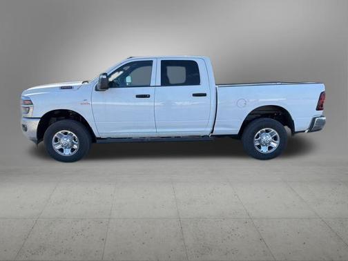 2026 RAM 2500 Tradesman Crew Cab 4x4 6'4' Box