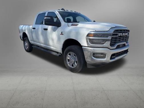 2026 RAM 2500 Tradesman Crew Cab 4x4 6'4' Box