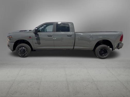 2026 RAM 3500 Laramie Crew Cab 4x4 8' Box