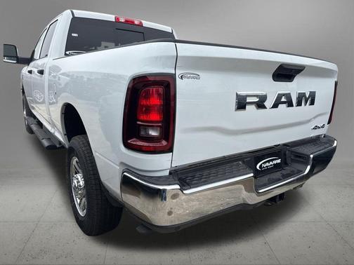 2026 RAM 2500 Tradesman Crew Cab 4x4 6'4' Box