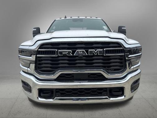 2026 RAM 2500 Tradesman Crew Cab 4x4 6'4' Box