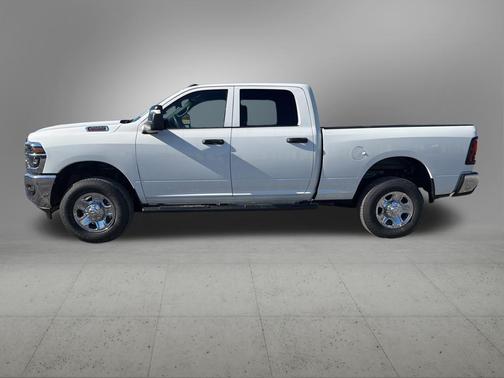2026 RAM 2500 Tradesman Crew Cab 4x4 6'4' Box