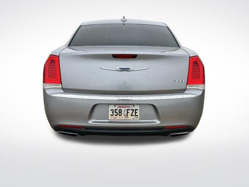 2018 Chrysler 300 Touring